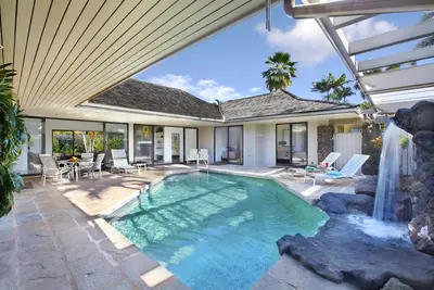 Image de Poipu Waterfall House, piscine privée isolée, Ac dans les chambres!