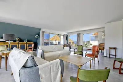 Image de Appartement 4 chambres avec terrasse et parking à Arcachon, accès direct aux plages