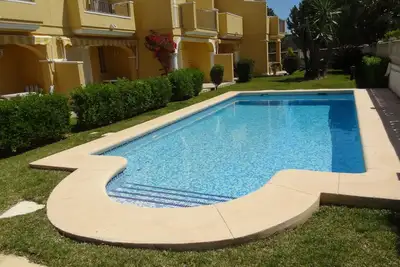 Image de Maison moderne pour 4 personnes, avec piscine, climatisation, plage
