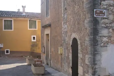 Image de Appartement situé au pied du géant de provence wifi gratuite avec local à velo