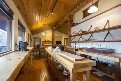 Image de Peaceful Riverfront Cabin