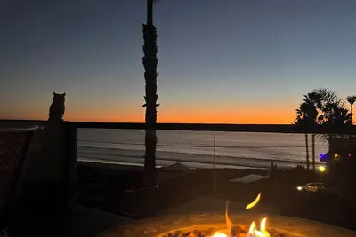 Image de Maison panoramique avec vue sur l'océan Pacifique - À quelques pas de la plage et des commerces