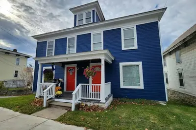 Image de Maison de 3 chambres au centre-ville de Middlebury - Marchez partout!