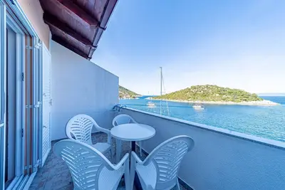 Image de Appartement d'une chambre prés de la plage Zaklopatica, Lastovo (A-8342-c)