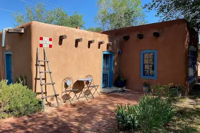 Image de Balloon Fiesta près de Charming, Historic, N. Valley Casita!