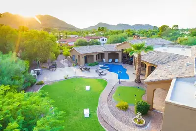 Image de Meilleure location de vacances à Scottsdale, 8 chambres, luxe réel et service de ménage quotidien!