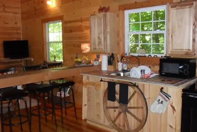 Image de Mountain Cabin, Hiawassee Ga 2 Bdr, 2 Ba, w / Loft, Trout Strm, App Trail, les chutes