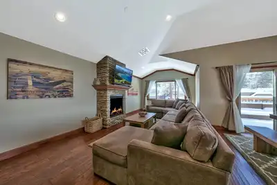 Image de Tahoe Woods # 203 à Stateline - Marcher à la télécabine, aux pentes célestes, lac