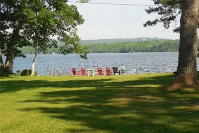 Image de Toute l'année chalet entièrement meublé 3 chambres côté lac, beaux levés de soleil.