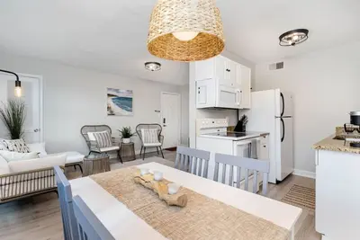 Image de Condo 2 Chambres à Quelques pas de la Plage