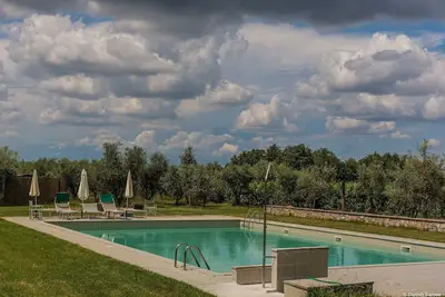 Image de Joli appartement avec climatisation, piscine, Wifi, Tv, vue panoramique, près de Greve In Chianti