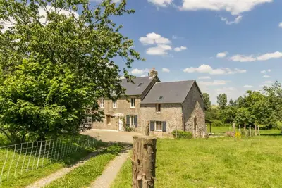 Image de Charmant gîte normand avec poêle à bois et cour privée