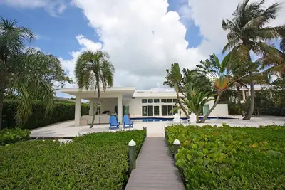 Image de Lido Shores Sanctuary: 4 Br / 4. 5 Ba House sur Lido Key par Rva, pour 10 personnes