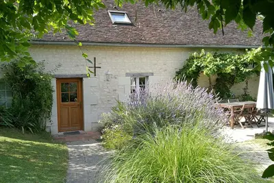 Image de Gîte calme au cœur de vignoble bio avec piscine, proche Azay-le-Rideau