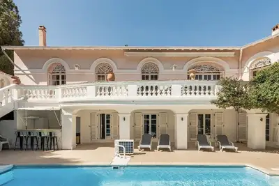 Image de Luxueuse Villa Piscine, Acces PRIVÉ Direct Vers La Plage 20 pers St Raphael