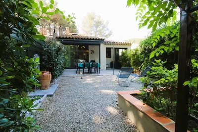 Image de Mazet pour 5 personnes sur domaine privé avec piscine et tennis à Gassin