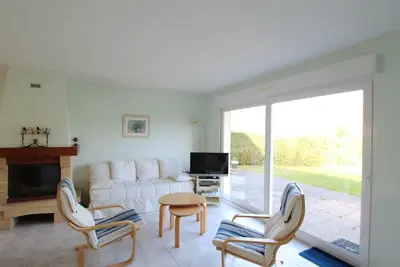 Image de Charmante villa avec grand jardin privé - Proche Mont-Saint-Michel, 2 chambres, cheminée et terrasse