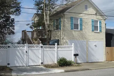 Image de Resort \/ Beach \/ Boardwalk \/ Convention Center Area, 3 petits blocs de Beach, Con. Cen