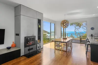 Image de Coastal Break - salle à manger en plein air avec une vue magnifique sur l'océan