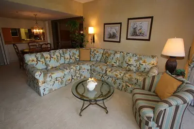 Image de BeachPlace 3-102: 2 Br \/ 2 Ba Condo Longboat Key par Rva, 4 personnes
