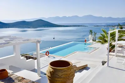 Image de Unique villa with breathtaking sea view : Emotion Art Villa