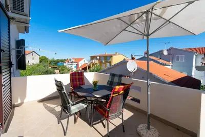 Image de Appartement de deux chambres prés de la plage Preko, Ugljan (A-14917-a)