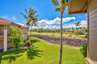 Image de Belle et spacieuse Calme 3 Br / 2. 5 Ba Golf Course Villa À quelques pas de la piscine