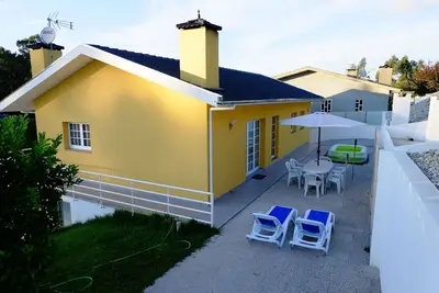 Image de Maison avec 2 chambre mobilé moderne1 suite avec toillet, terrasse /25 km Porto