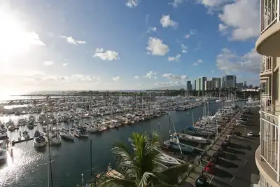 Image de Un bijou au-dessus de la marina - Capacité d'accueil 4 avec cuisine complète