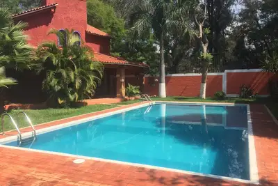 Image de Bungalows confortables et belles avec une belle terrasse et la piscine! ! !