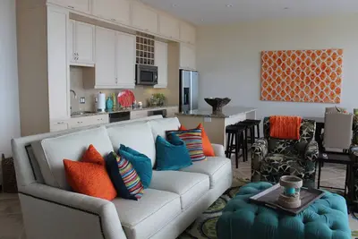 Image de 5 Star Beachfront Family Friendly Condo Penthouse!