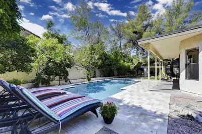 Image de Scottsdale! Au centre de tout! Grand quartier! Nous payons pour la chaleur de la piscine!