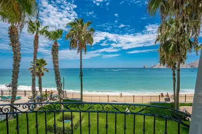 Image de Superbe Medano Beachfront Studio au 2ème étage dans 5 étoiles Luxury Resort & Spa.