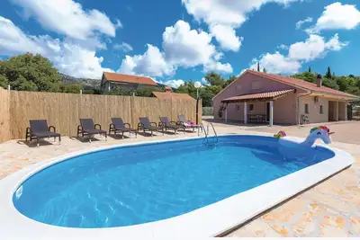 Image de Belle maison de 3 chambres à Dubrava