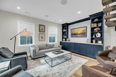 Image de Système sonore impressionnant! Emplacement IDÉAL! Maison Individuelle!