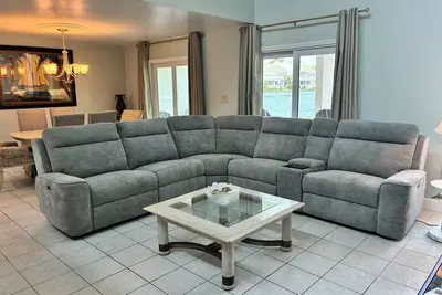 Image de Managers Special! ! Shoreline Towers Lotissement 8 - Spacieux et confortable