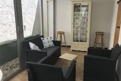 Image de Maison avec Courette à 450m de la Plage et Proche Commerces - Tout Équipée