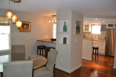 Image de Appartement haut de gamme dans le centre-ville de Hallowell