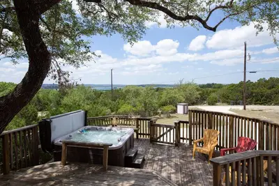 Image de Vues à 180 degrés sur le lac Canyon, bain à remous, dormir jusqu'à 13!