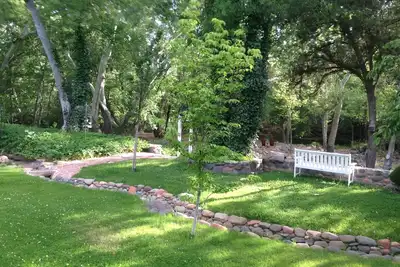 Image de Courrier PRIVÉ Avant - Au coeur de Sedona sur un verger de 4 acres à Oak Creek