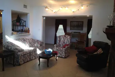 Image de Cedar House Près de la plage, Attractions, Stetson Univ, Sky Dive Deland