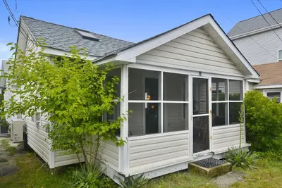 Image de Activités quotidiennes. Linge Inclus *! ÉTAPES De L'OCÉAN, Dewey Beach, À Pied Des Restaurants Et Plus. Un étage, 2 chambres 1 salle de bain, chalet à quelques pas de l'océan.
