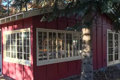 Image de Cottage en bord de mer dans la ville de Glen Arbour - À quelques pas de la plage et du centre-ville