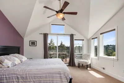 Image de Le dépôt: Luxe 3 lit \/ 2. 5 salles de bain, très bien situé