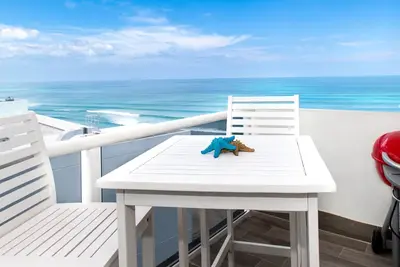 Image de Magnifique appartement Penthouse entièrement meublé avec vue sur l'océan et l'Intercostal