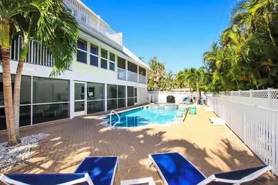 Image de Maison de village avec piscine et salle de jeux
