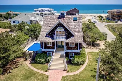 Image de Charme Nantucket | 280 pieds de la plage | Piscine privée