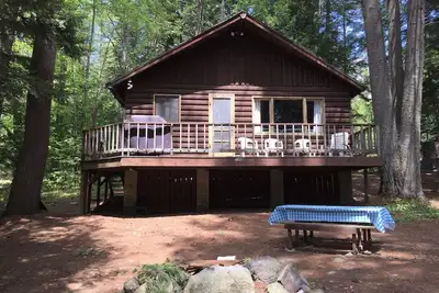 Image de Une belle cabine avec vue sur le lac Friends Lake