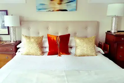 Image de Nouvelle inscription au cœur d'Austin, profitez de l'intimité de la chambre d'hôtes The Collier!