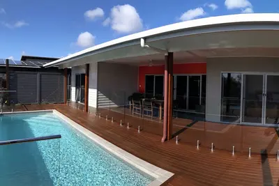 Image de Arbres à flamme - Sur la plage - Hydeaway / Hideaway Bay